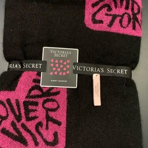 Victoria Secret blanket/ converture NWT